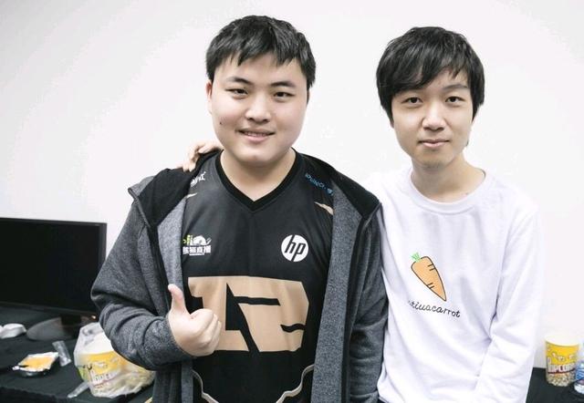 它们各自特 它们各自特